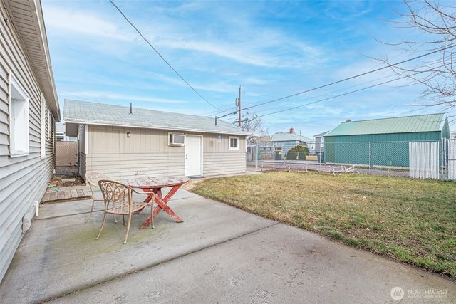 112 E Street NE, Ephrata, WA 98823