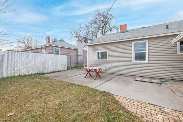 112 E Street NE, Ephrata, WA 98823