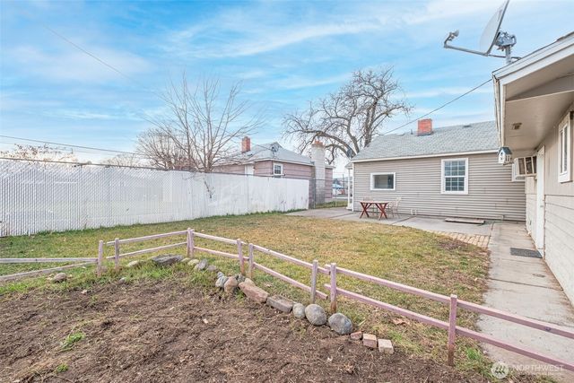 112 E Street NE, Ephrata, WA 98823