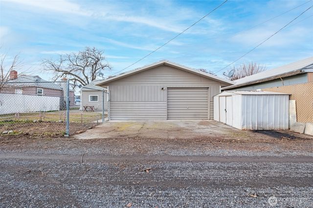 112 E Street NE, Ephrata, WA 98823