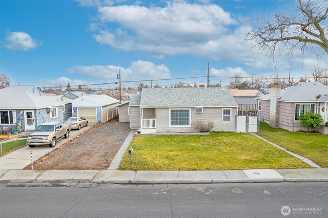 112 E Street NE, Ephrata, WA 98823