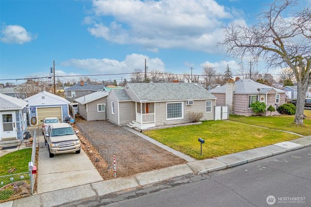 112 E Street NE, Ephrata, WA 98823