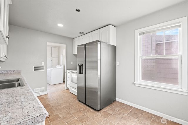 112 E Street NE, Ephrata, WA 98823