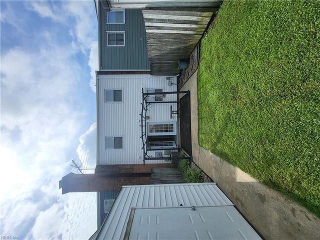 423 Burr Oak CT, Virginia Beach, VA 23454