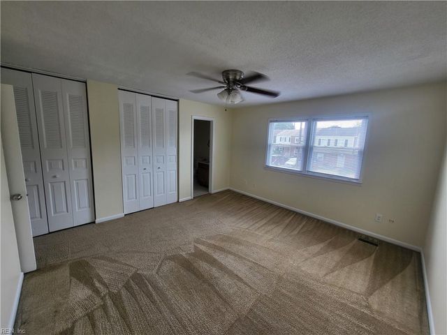 423 Burr Oak CT, Virginia Beach, VA 23454