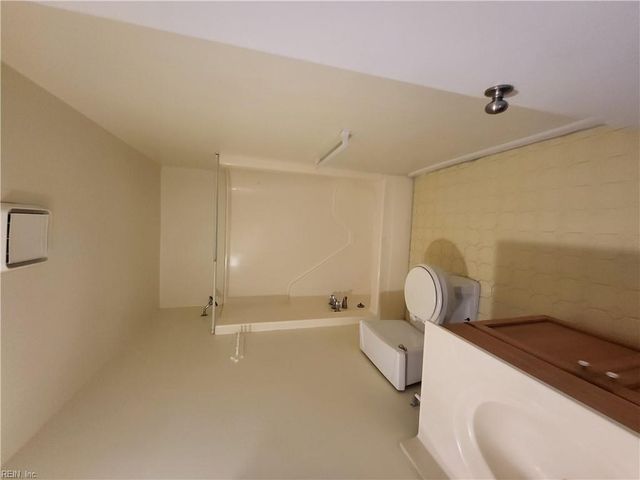 423 Burr Oak CT, Virginia Beach, VA 23454