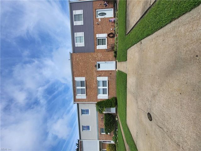 423 Burr Oak CT, Virginia Beach, VA 23454