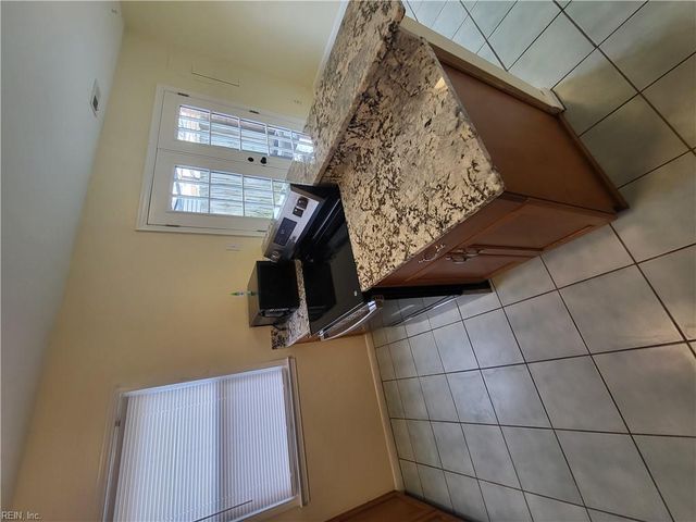 423 Burr Oak CT, Virginia Beach, VA 23454