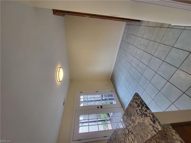 423 Burr Oak CT, Virginia Beach, VA 23454