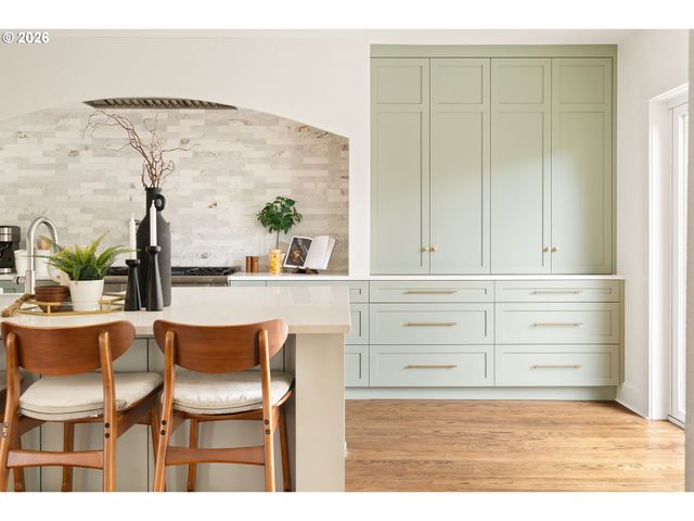 2261 Ne 30TH Ave, Portland, OR 97212