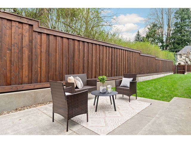 2261 Ne 30TH Ave, Portland, OR 97212