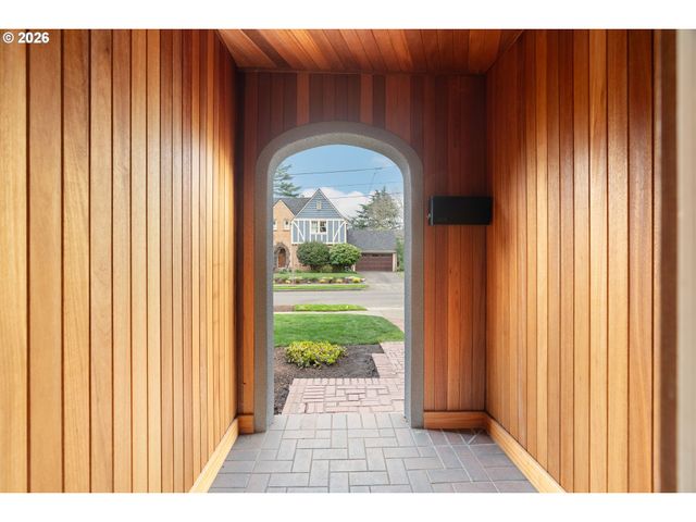 2261 Ne 30TH Ave, Portland, OR 97212