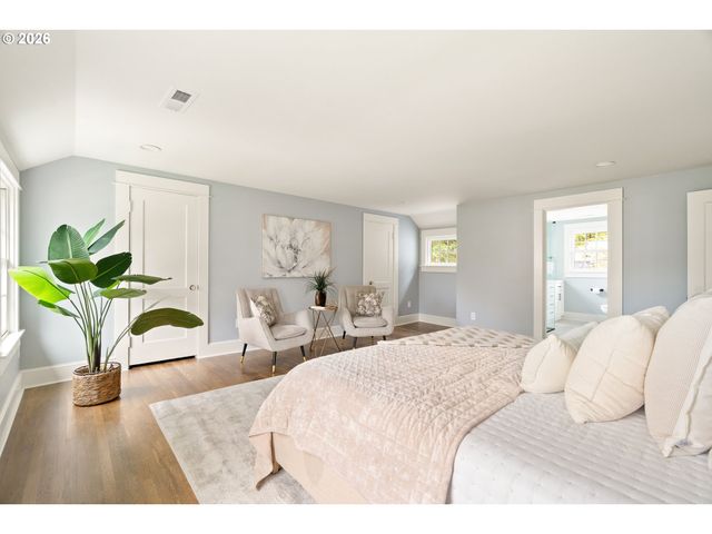 2261 Ne 30TH Ave, Portland, OR 97212