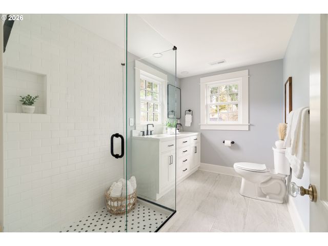 2261 Ne 30TH Ave, Portland, OR 97212