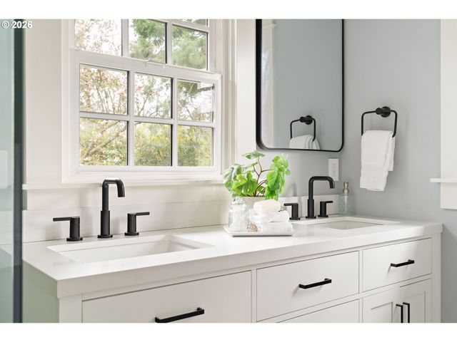 2261 Ne 30TH Ave, Portland, OR 97212