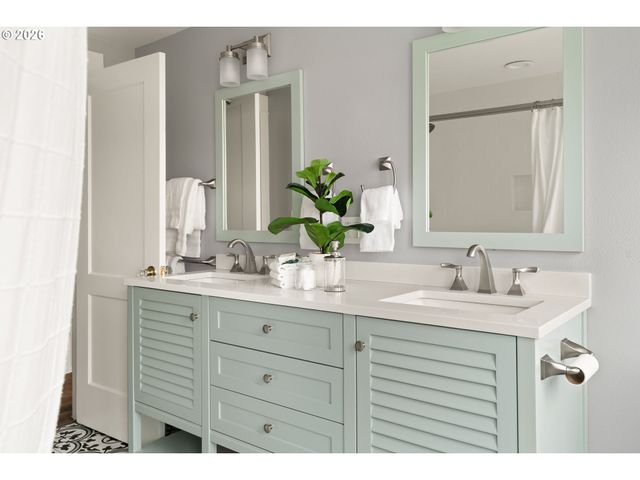 2261 Ne 30TH Ave, Portland, OR 97212