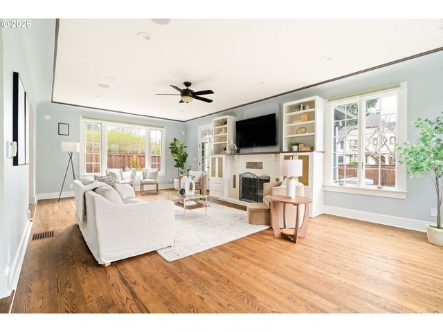 2261 Ne 30TH Ave, Portland, OR 97212