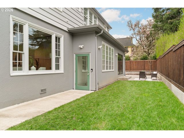 2261 Ne 30TH Ave, Portland, OR 97212