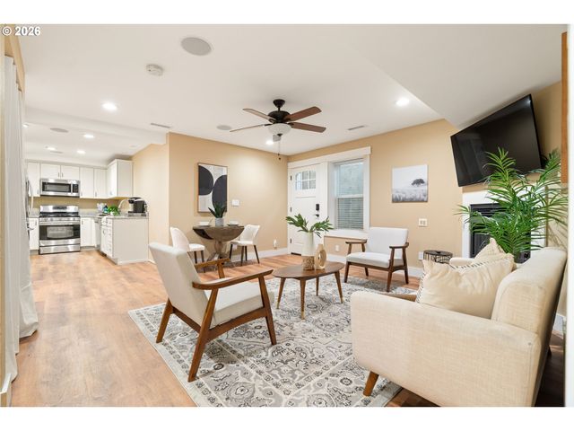 2261 Ne 30TH Ave, Portland, OR 97212