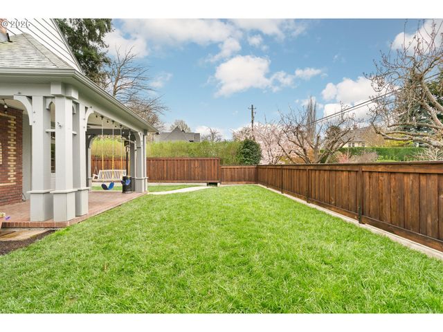 2261 Ne 30TH Ave, Portland, OR 97212