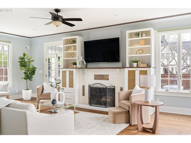 2261 Ne 30TH Ave, Portland, OR 97212