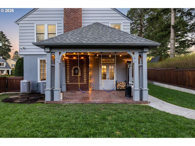 2261 Ne 30TH Ave, Portland, OR 97212