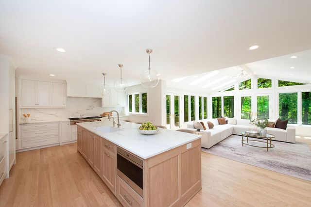 1221 Loch Lane, Lake Forest, IL 60045