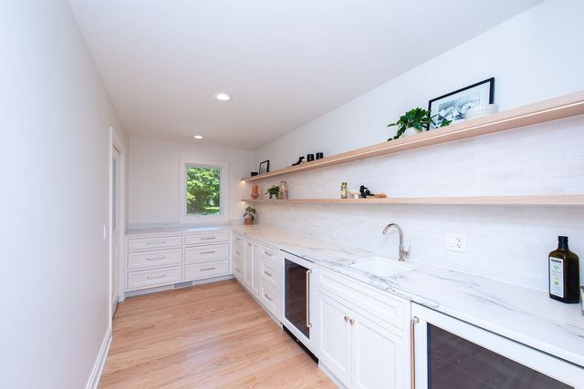 1221 Loch Lane, Lake Forest, IL 60045