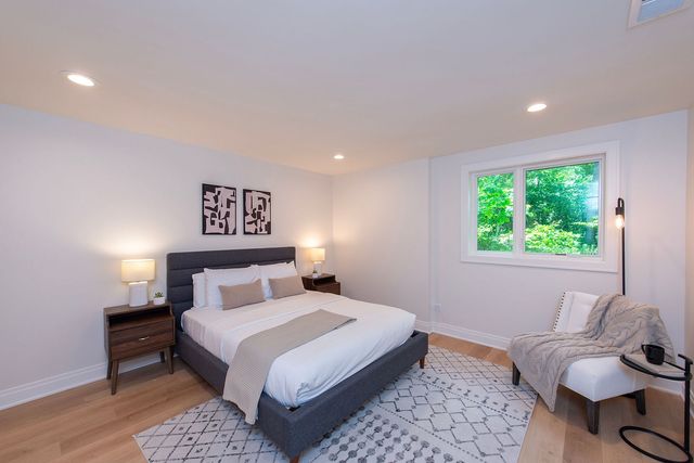 1221 Loch Lane, Lake Forest, IL 60045
