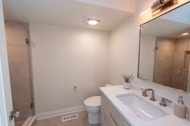 1221 Loch Lane, Lake Forest, IL 60045
