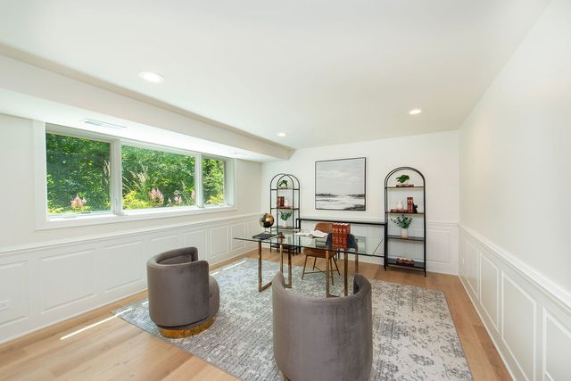 1221 Loch Lane, Lake Forest, IL 60045