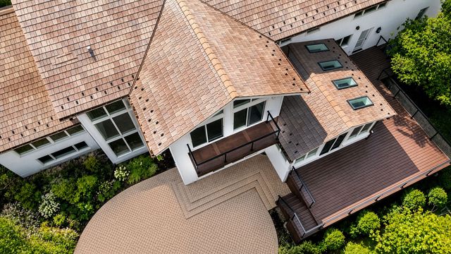 1221 Loch Lane, Lake Forest, IL 60045