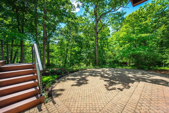 1221 Loch Lane, Lake Forest, IL 60045