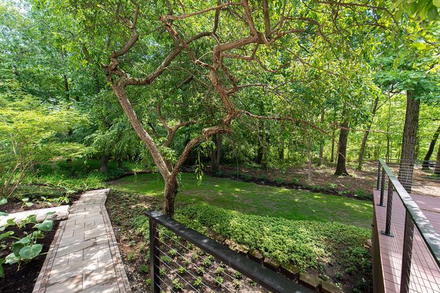 1221 Loch Lane, Lake Forest, IL 60045