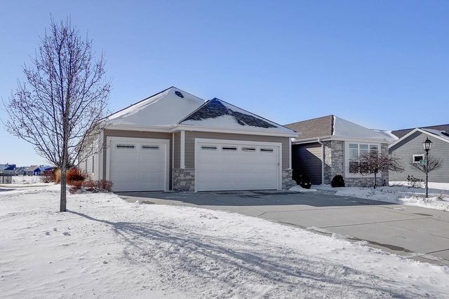 3049 Mendota DRIVE, Summit, WI 53066