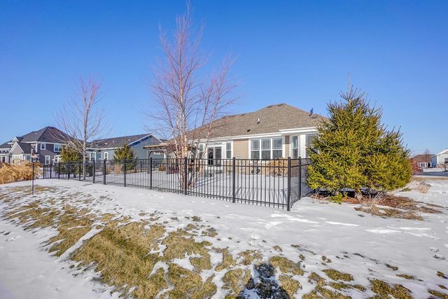 3049 Mendota DRIVE, Summit, WI 53066