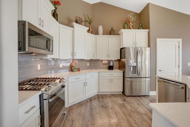 3049 Mendota DRIVE, Summit, WI 53066