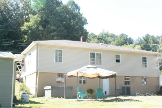 848 Meadowood Drive NE, Lenoir, NC 28645
