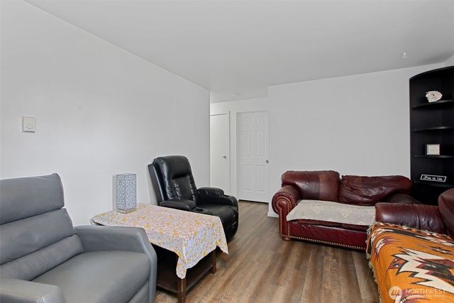 9007 10th Street NE, Lake Stevens, WA 98258