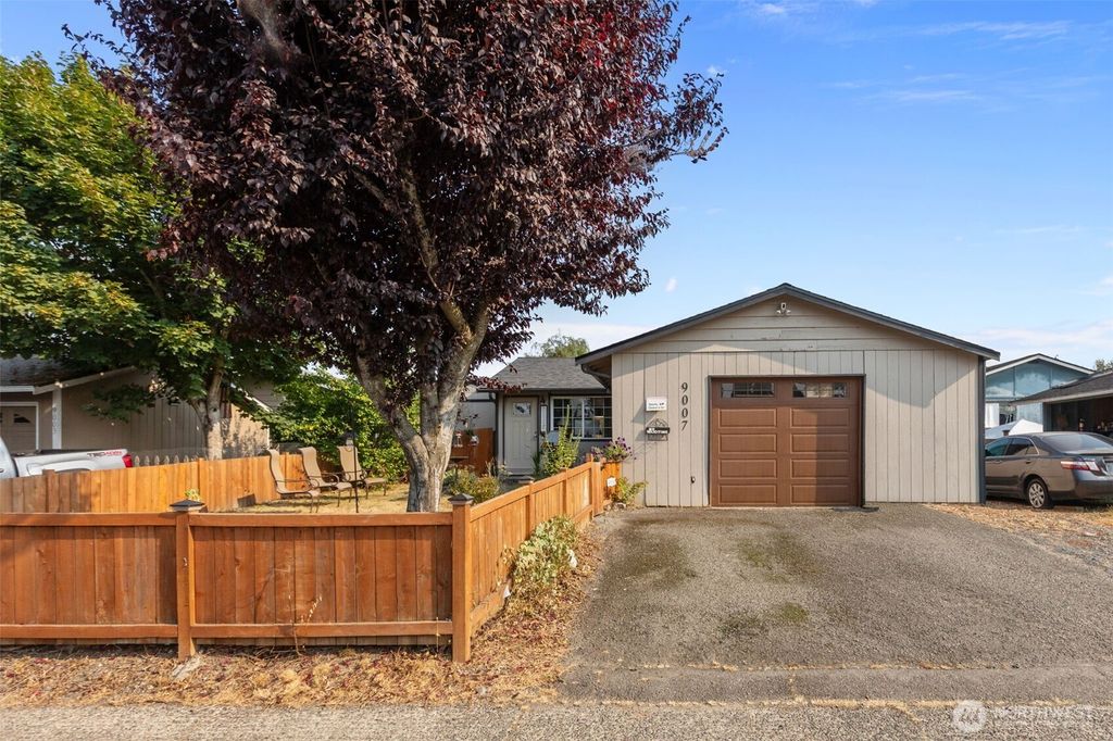 9007 10th Street NE, Lake Stevens, WA 98258