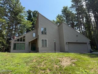 18 Innisbrook Drive, Clifton Park, NY 12065