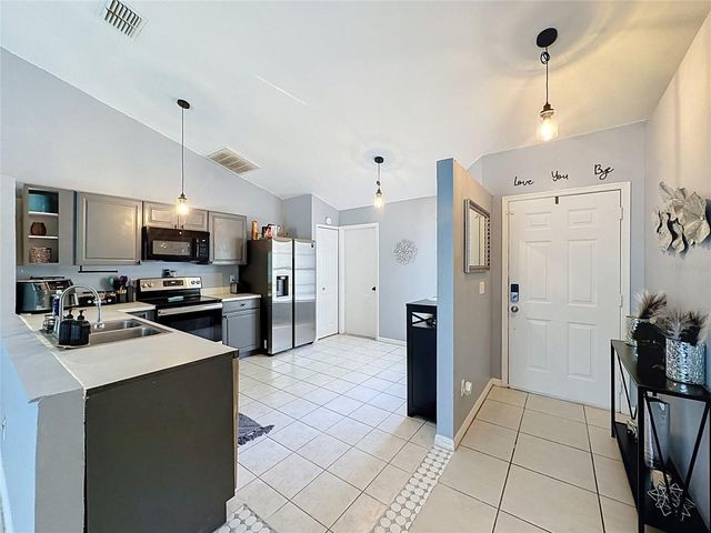 240 SUNRISE RD, Davenport, FL 33837