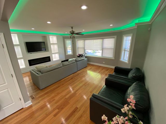 8136 S Luella Avenue, Chicago, IL 60617