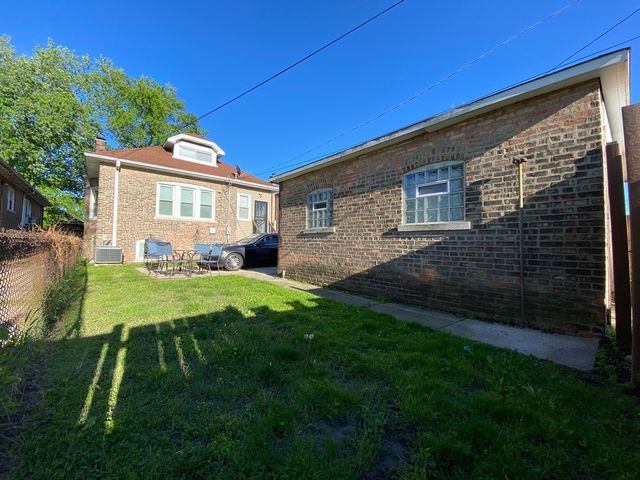 8136 S Luella Avenue, Chicago, IL 60617