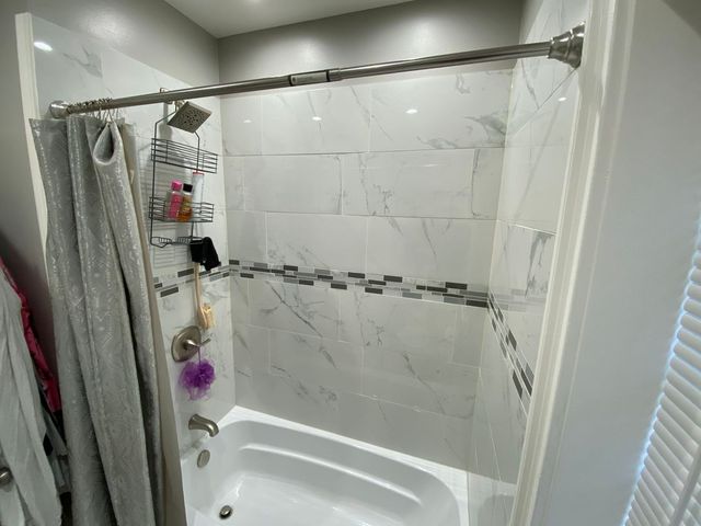 8136 S Luella Avenue, Chicago, IL 60617