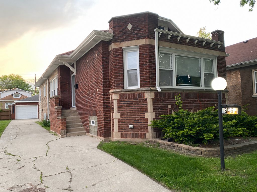 8136 S Luella Avenue, Chicago, IL 60617