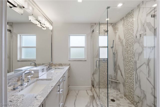 818 Tanbark DR 204, Naples, FL 34108