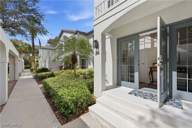 818 Tanbark DR 204, Naples, FL 34108