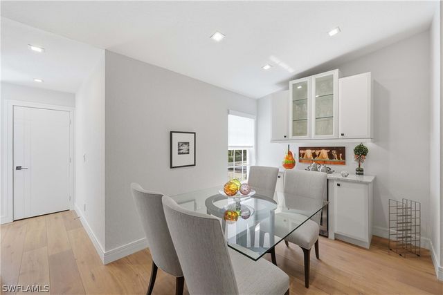 818 Tanbark DR 204, Naples, FL 34108