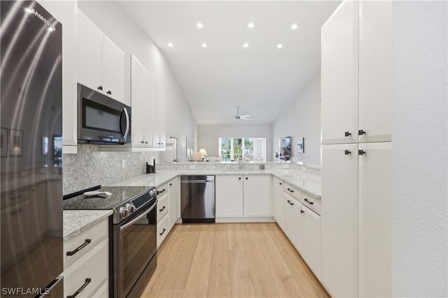 818 Tanbark DR 204, Naples, FL 34108